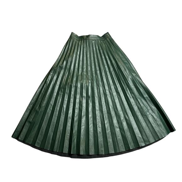 Gracia Faux Leather Pleated Midi Skirt Size Small Hunter Green NWT - Picture 1 of 6